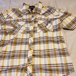 Men's short sleeve button up shirt size large